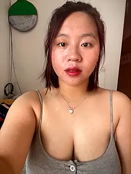 Snapshot of maianhcute chatting on 28, 10, 2025 maianhcute online show from 28, 10, 2025