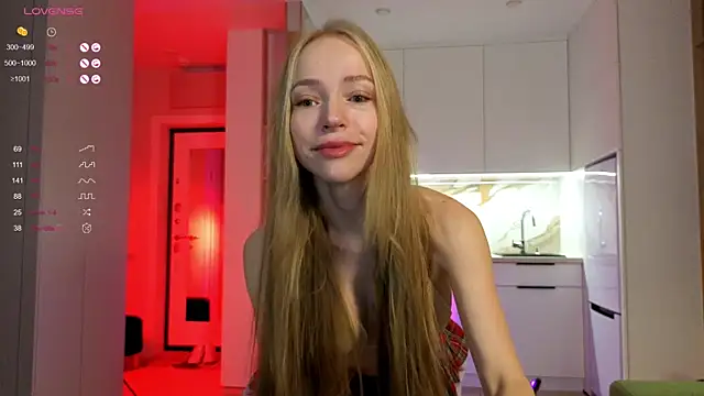 Snapshot of BritaKiss chatting on 13, 10, 2025 BritaKiss online show from 13, 10, 2025