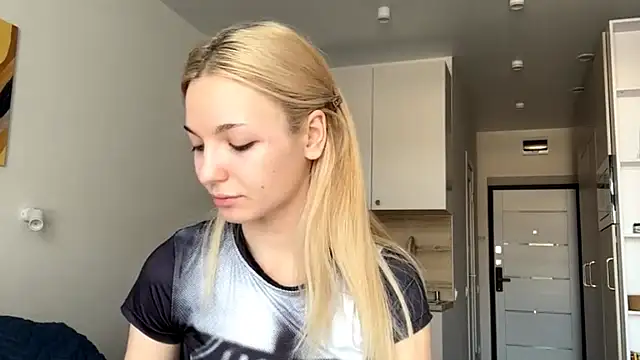 MycuteMolly online show from 8, 10, 2025