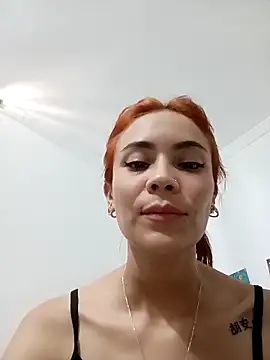 dulcelatin21 online show from 13, 9, 2025