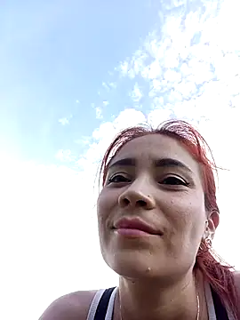 dulcelatin21 online show from 5, 10, 2025