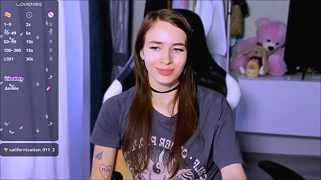 Snapshot of ZoyaMill chatting on 7, 10, 2025 ZoyaMill online show from 7, 10, 2025