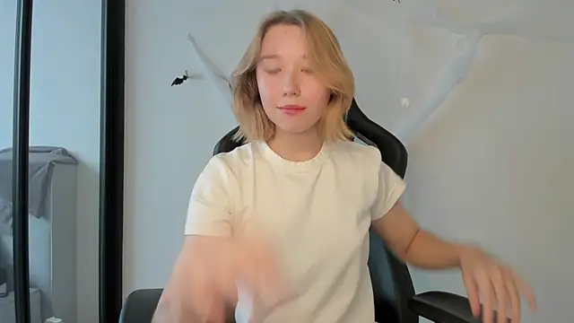 Snapshot of Agatha_May chatting on 29, 10, 2025 Agatha May online show from 29, 10, 2025