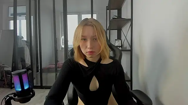 Snapshot of Agatha_May chatting on 19, 11, 2025 Agatha May online show from 19, 11, 2025