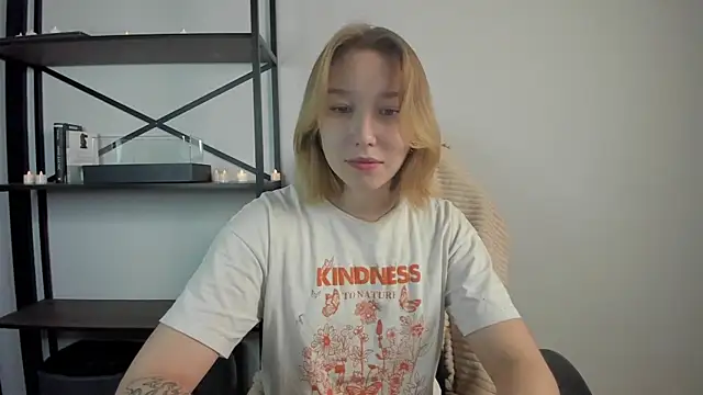 Snapshot of Agatha_May chatting on 25, 11, 2025 Agatha May online show from 25, 11, 2025