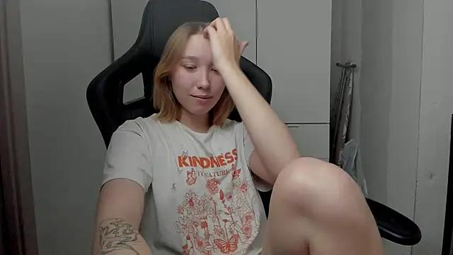 Snapshot of Agatha_May chatting on 26, 11, 2025 Agatha May online show from 26, 11, 2025