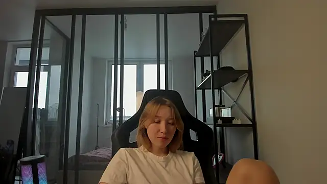 Snapshot of Agatha_May chatting on 30, 11, 2025 Agatha May online show from 30, 11, 2025