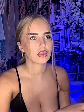 Snapshot of AubrieleRouj1 chatting on 19, 12, 2025 AubrieleRouj1 online show from 19, 12, 2025