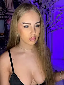 Snapshot of AubrieleRouj1 chatting on 16, 1, 2026 AubrieleRouj1 online show from 16, 1, 2026