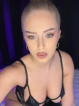 Snapshot of AubrieleRouj1 chatting on 10, 2, 2026 AubrieleRouj1 online show from 10, 2, 2026