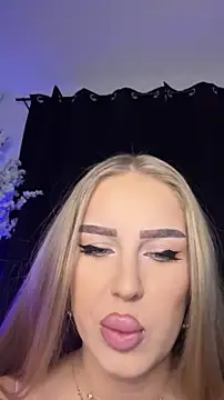 Snapshot of AubrieleRouj1 chatting on 19, 2, 2026 AubrieleRouj1 online show from 19, 2, 2026