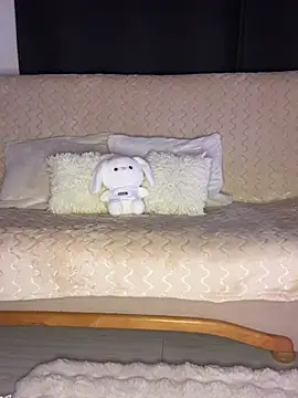 Snapshot of AubrieleRouj1 chatting on 13, 4, 2026 AubrieleRouj1 online show from 13, 4, 2026