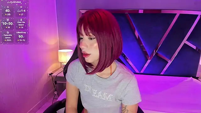 Snapshot of ZharaLux chatting on 21, 10, 2025 ZharaLux online show from 21, 10, 2025