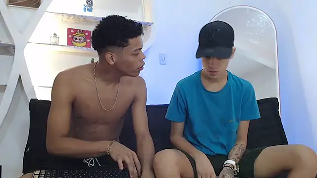 PRETTY FEM online show from 4, 11, 2025