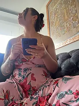 Snapshot of Sarahlove_90 chatting on 19, 10, 2025 Sarahlove 90 online show from 19, 10, 2025