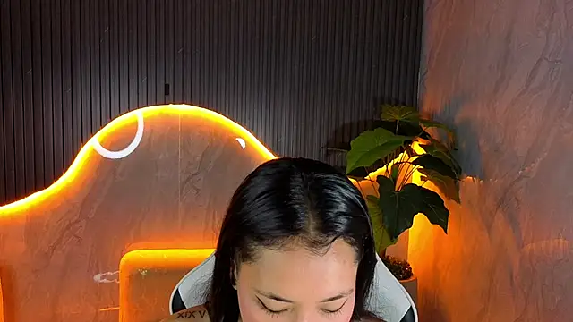 Snapshot of Hollypeyton_Tp chatting on 9, 9, 2025 Hollypeyton Tp online show from 9, 9, 2025