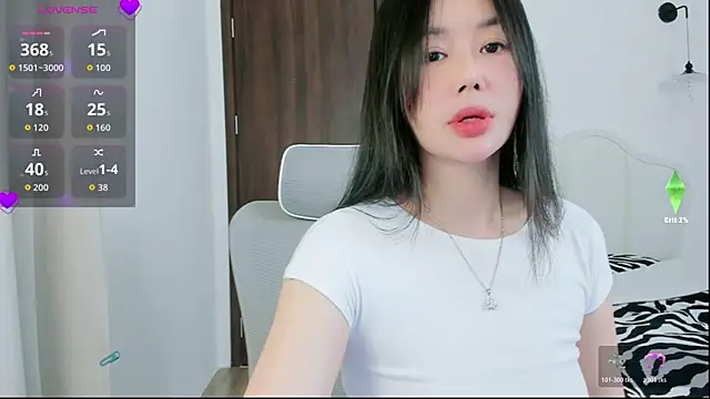 strawberry-ni online show from 4, 12, 2025