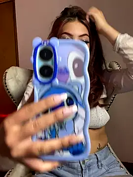 Snapshot of Sara_pink18 chatting on 13, 10, 2025 Sara pink18 online show from 13, 10, 2025