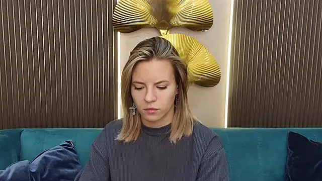 KiaraRolls online show from 20, 9, 2025