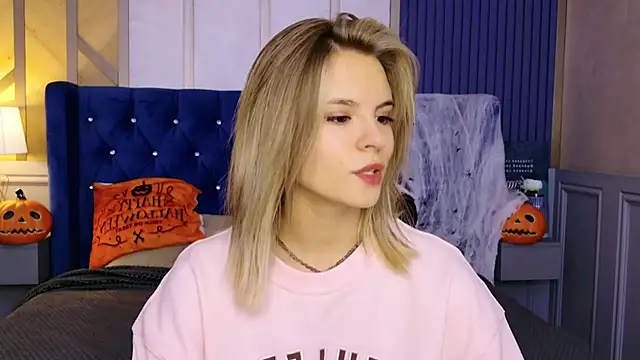 KiaraRolls online show from 18, 10, 2025