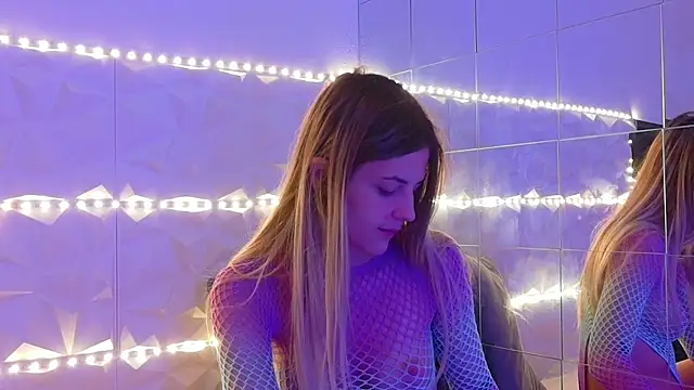 Aishha  online show from 6, 10, 2025