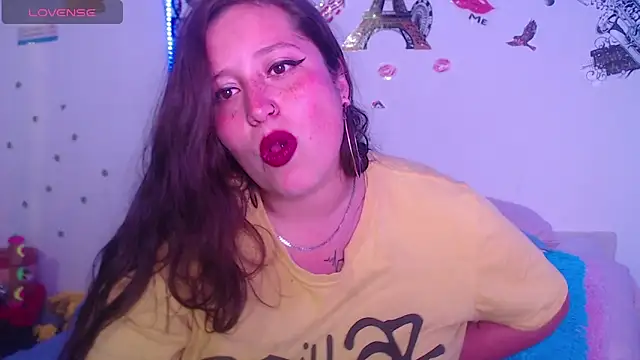 Snapshot of nahomy_jonhs chatting on 4, 10, 2025 nahomy jonhs online show from 4, 10, 2025