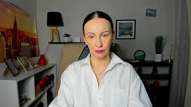 Velvet Jasmine online show from 22, 12, 2025