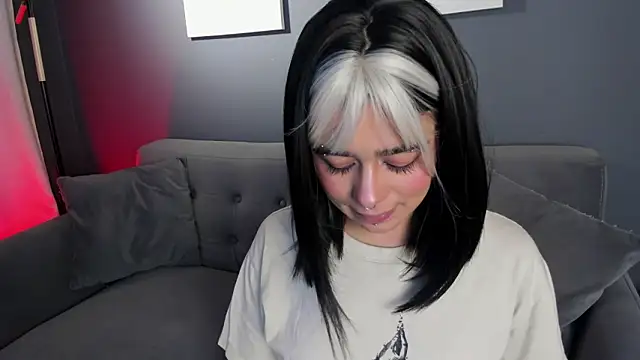 flower smith  online show from 18, 2, 2026