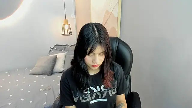 Julieth brown  online show from 18, 10, 2025