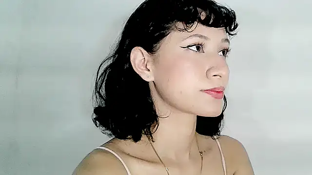kitten punches001 online show from 9, 9, 2025