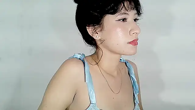 kitten punches001 online show from 13, 9, 2025
