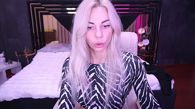 BellaRayyy online show from 23, 11, 2025