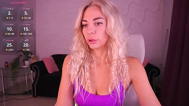 Snapshot of BellaRayyy chatting on 16, 12, 2025 BellaRayyy online show from 16, 12, 2025