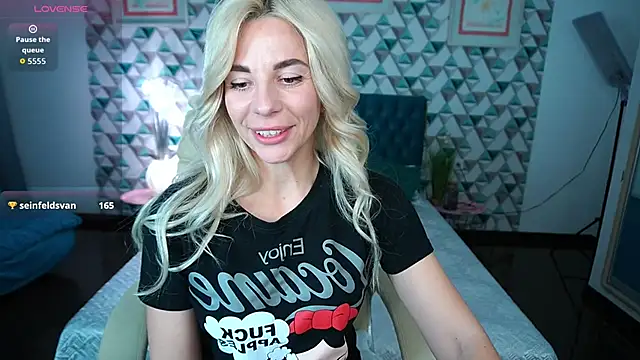 BellaRayyy online show from 11, 4, 2026