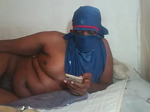 Snapshot of Bussyfats chatting on 12, 4, 2026 Bussyfats online show from 12, 4, 2026