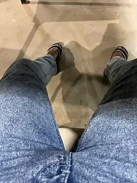 Snapshot of Senurak99 chatting on 11, 9, 2025 Senurak99 online show from 11, 9, 2025