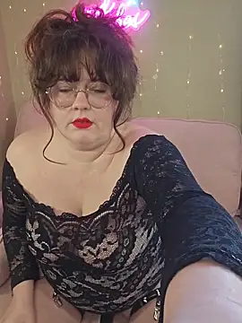Snapshot of BBWLiLoo chatting on 24, 3, 2026 BBWLiLoo online show from 24, 3, 2026
