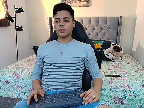 Snapshot of stewart_mateo_ chatting on 21, 10, 2025 stewart mateo online show from 21, 10, 2025