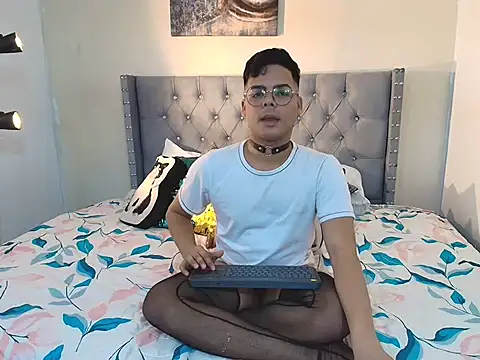 Snapshot of stewart_mateo_ chatting on 14, 11, 2025 stewart mateo online show from 14, 11, 2025