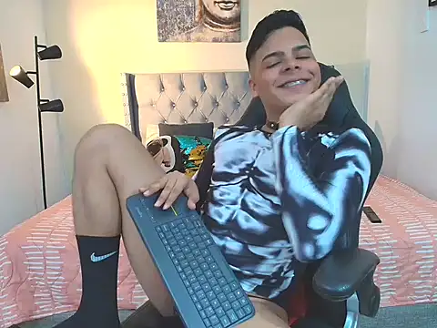 Snapshot of stewart_mateo_ chatting on 27, 11, 2025 stewart mateo online show from 27, 11, 2025