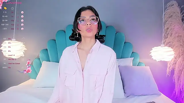 Snapshot of AlassiaHocthner chatting on 21, 10, 2025 AlassiaHocthner online show from 21, 10, 2025