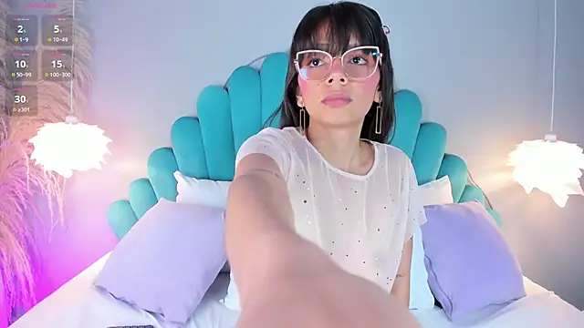 Snapshot of AlassiaHocthner chatting on 21, 11, 2025 AlassiaHocthner online show from 21, 11, 2025