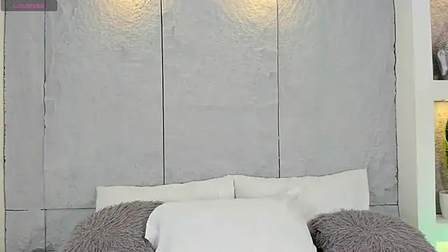 AlassiaHocthner online show from 17, 3, 2026