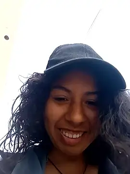 Snapshot of Syndel23 chatting on 29, 4, 2026 Syndel23 online show from 29, 4, 2026