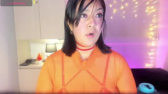 Snapshot of VickyRuiz_ chatting on 11, 5, 2026 VickyRuiz online show from 11, 5, 2026
