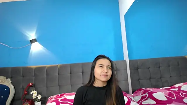 Snapshot of MeggannFoxx chatting on 21, 10, 2025 MeggannFoxx online show from 21, 10, 2025