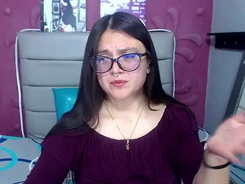Snapshot of Cailing_Zu chatting on 13, 10, 2025 Cailing Zu online show from 13, 10, 2025