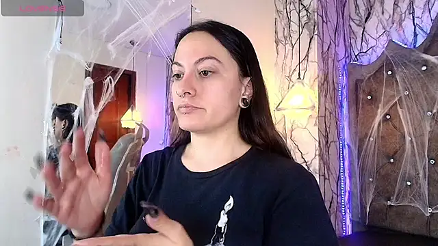 Zami Escobar of online show from 28, 10, 2025