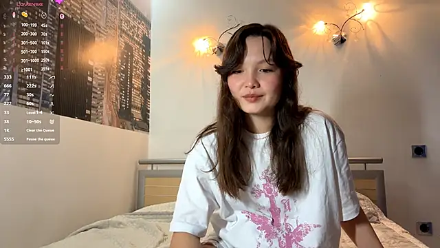 Snapshot of KiraVelvet chatting on 9, 9, 2025 KiraVelvet online show from 9, 9, 2025