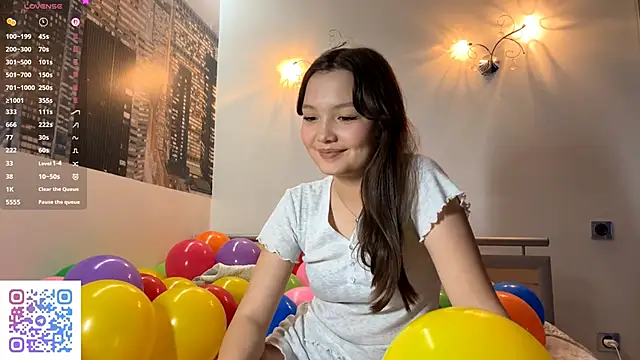 Snapshot of KiraVelvet chatting on 12, 9, 2025 KiraVelvet online show from 12, 9, 2025